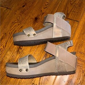 Hokus Pokus Wedge Heel Gold Platform Sandals Wide Fit + Comfort Insole Women’s 8